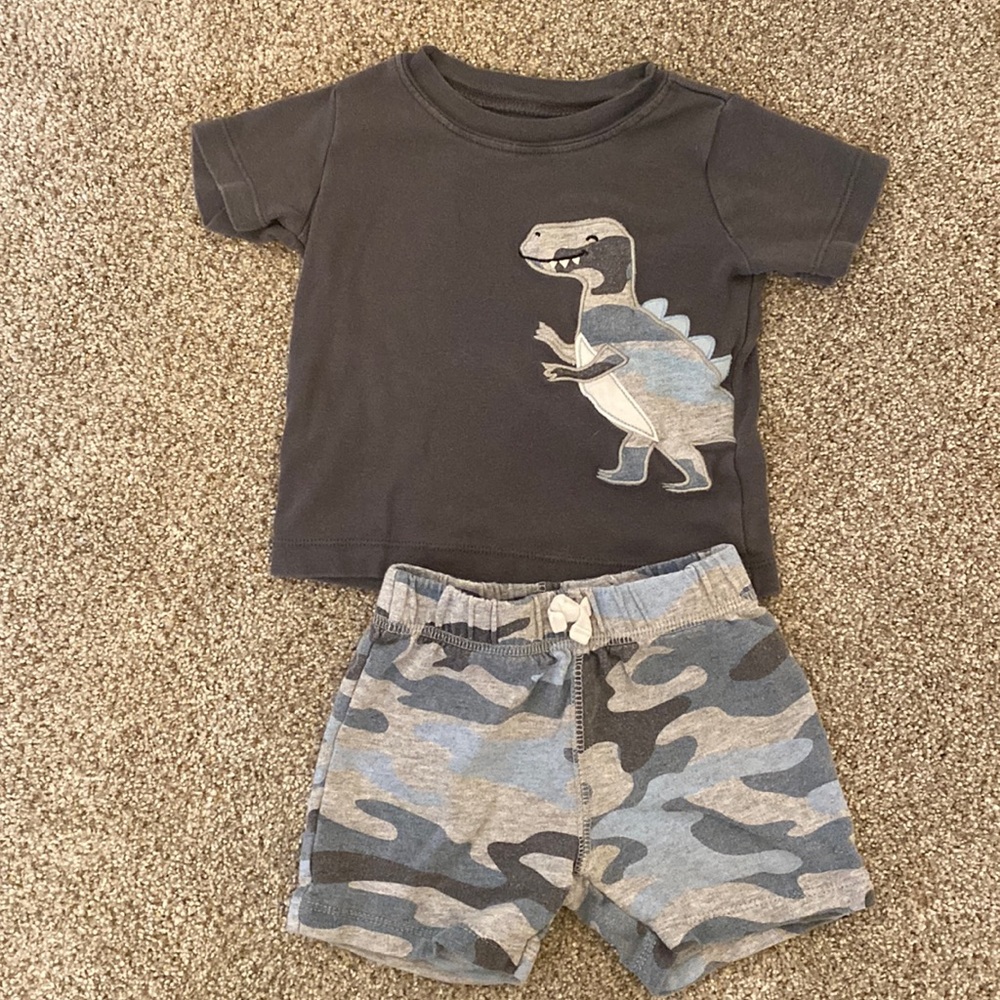 Carters 2 piece short sleeve and shorts set